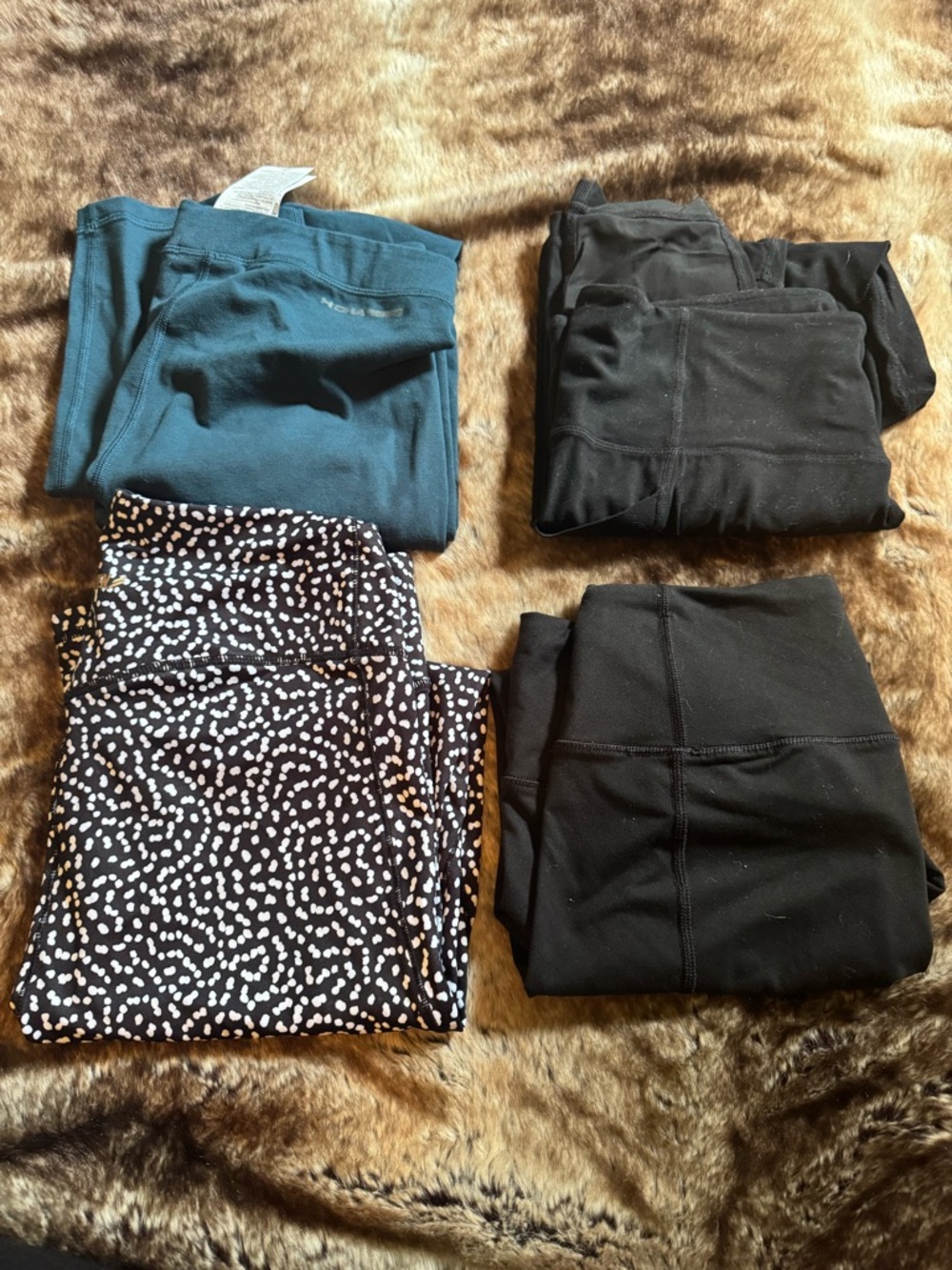 BUNDLE: Four Athleta, Underarmour, Victoria’s Secret, Do You Even Medium/large